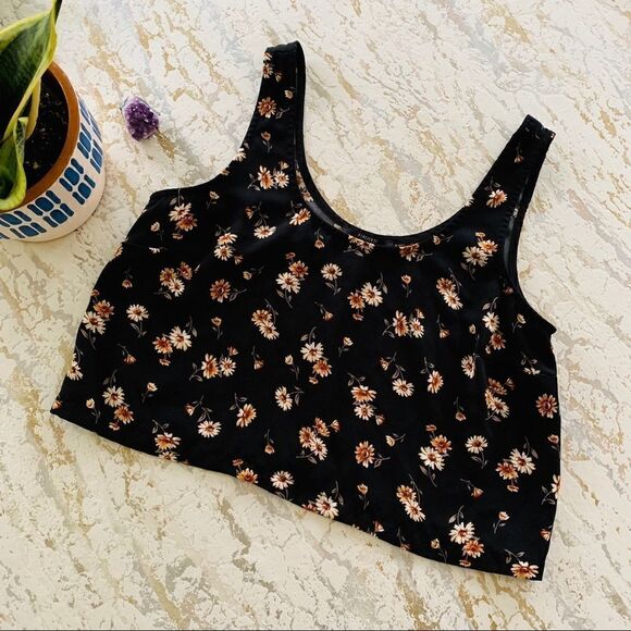 Forever 21 Floral Crop Top - Picture 1 of 5